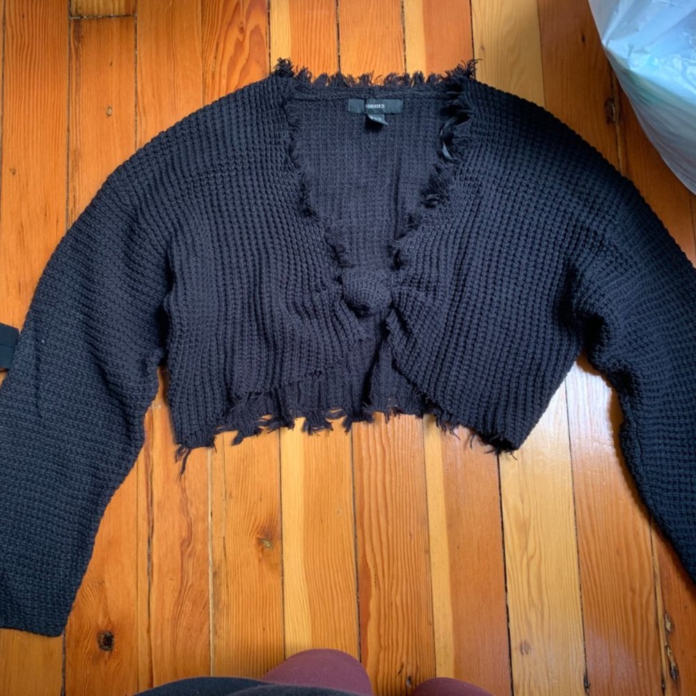 Size L Tie Cropped Distressed Sweater